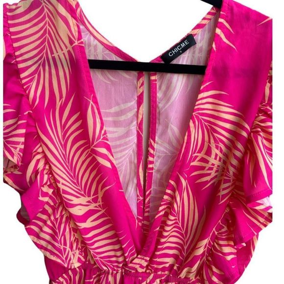 Women’s Pink Palm Leaf Print Deep V-Neck Flutter Sleeve Romper- Size Small - Picture 6 of 16